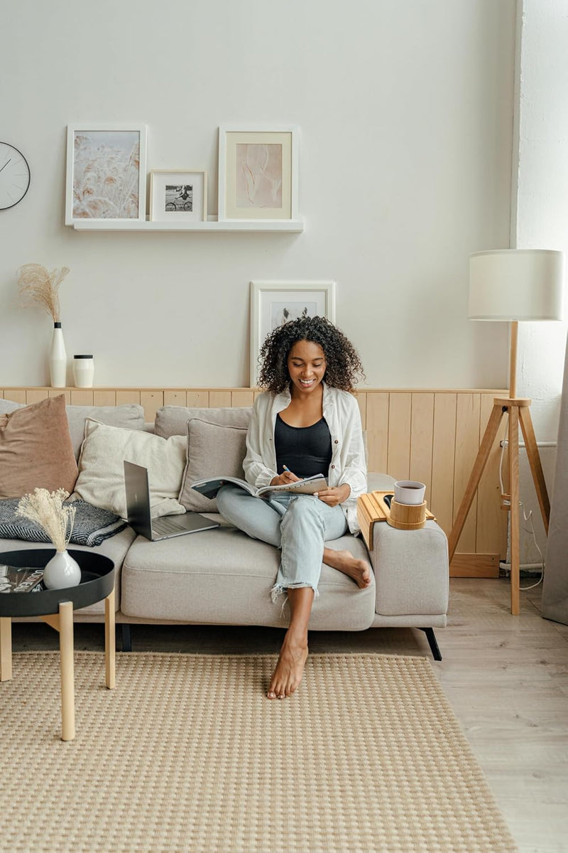 Bandeja de suporte de copo de sofá, bandeja de braço de sofá de bambu com suporte giratório de 360°, bandeja de descanso de braço de sofá dobrável 3 em 1 para controle remoto/lanches/xícaras/bebidas